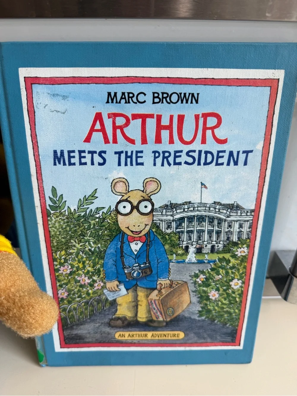 Vintage talking Arthur Plush Doll with Yellow Jacket and 4 Arthur Books